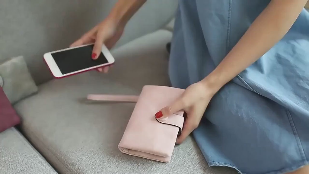 Personalized Women's Bifold Wallet with Card Slots